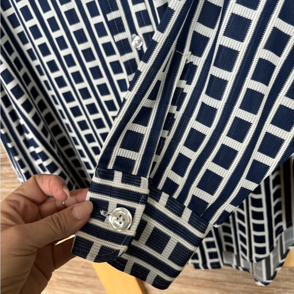 Vintage Men’s 1970’s geometric dress shirt - Picture 7 of 12